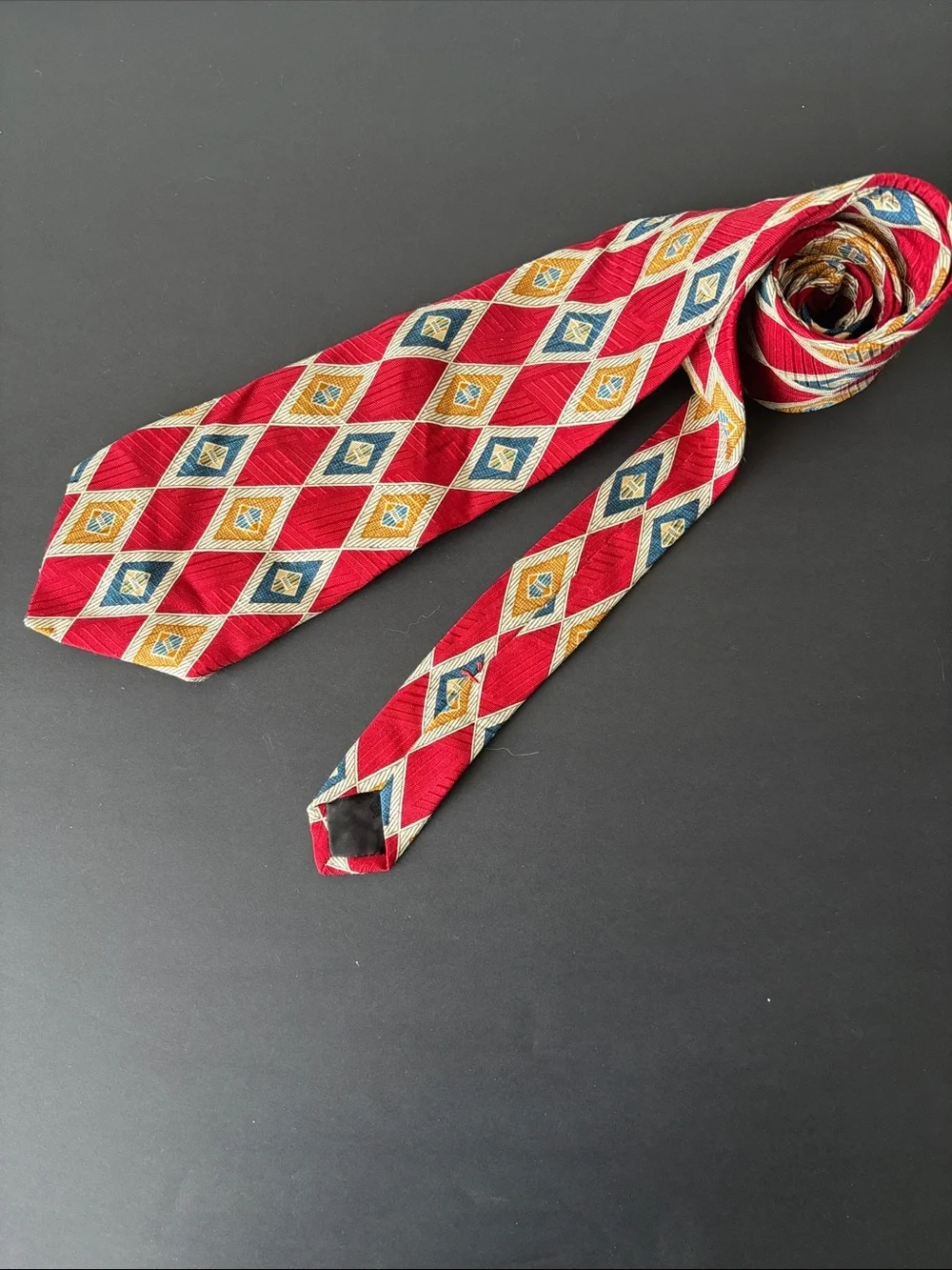 Countess Mara 100% silk Handmade Classic Red Diamond Pattern Men's Tie